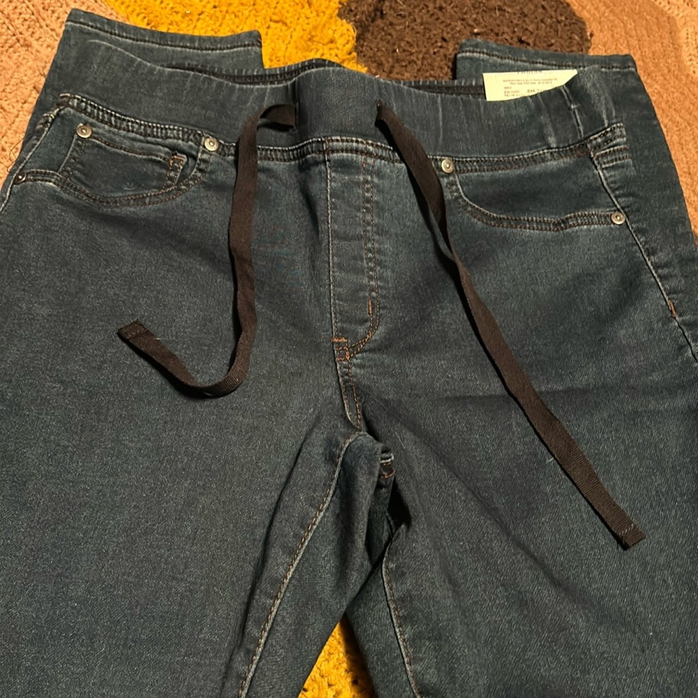NWT Skinny Leg pull on leggings, dark wash